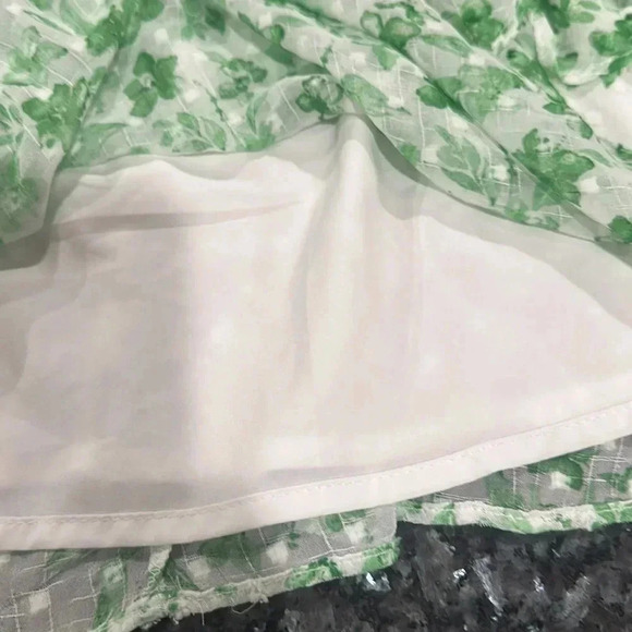 Skies are blue Floral Smocked Waist Mini Skirt - Picture 6 of 6